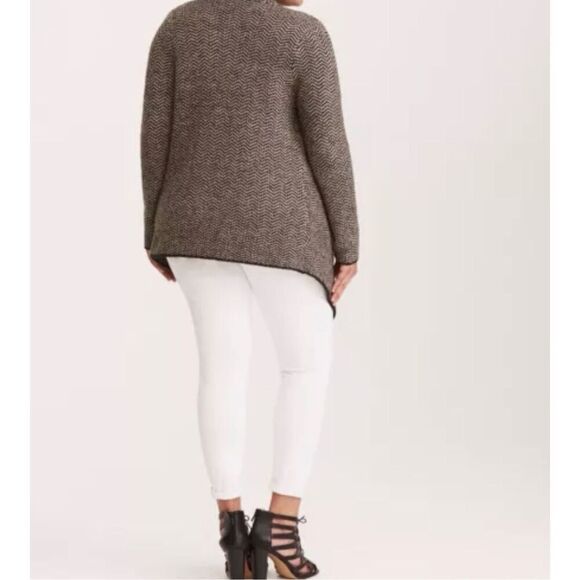 ✨Torrid Chevron Pattern Draped Sz 4X Cardigan✨ - Picture 4 of 9